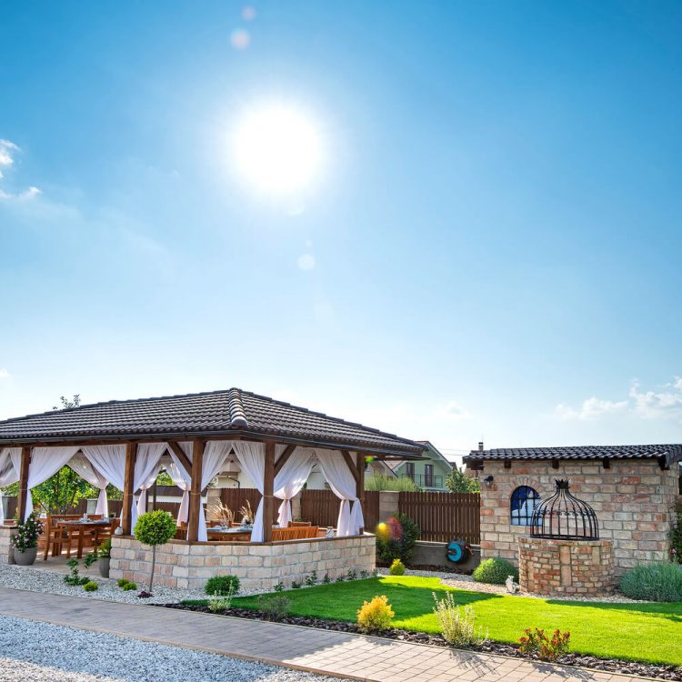 Reštaurácia Stolček prestri sa - vonkajší altánok