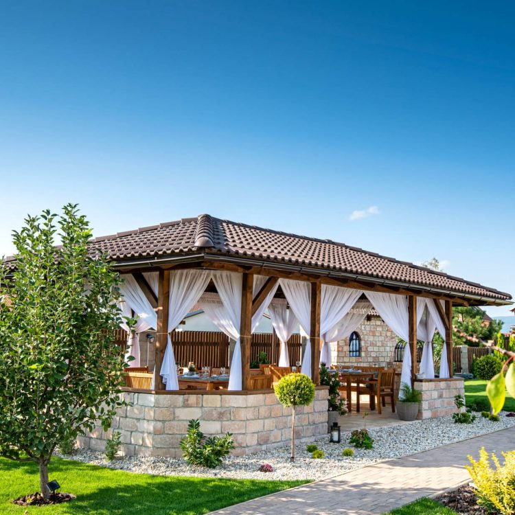 Reštaurácia Stolček prestrisa - vonkajší altánok